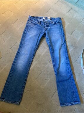 Lucky Brand Women's Blue straight Cut Jeans. Ankle length